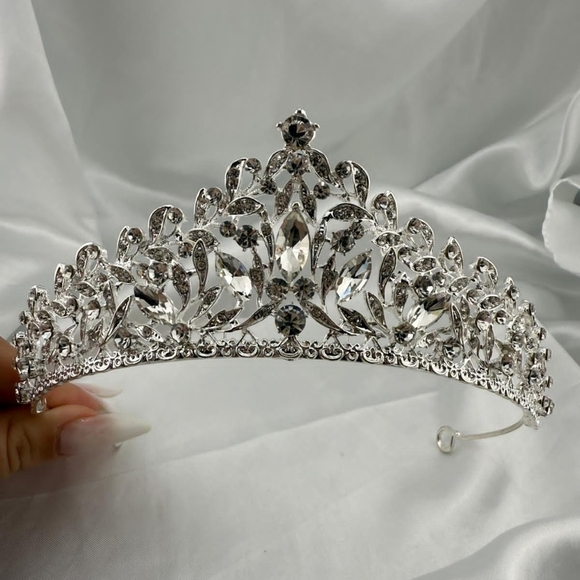 The Unbranded Brand Accessories - Wedding Party Elegant Silver Tiara